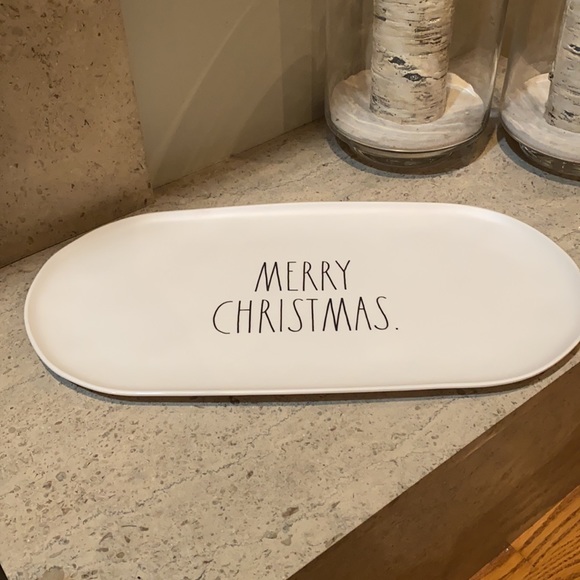 Rae Dunn “Merry Christmas” Melamine Platter And Set of 4 Plates - Picture 7 of 8